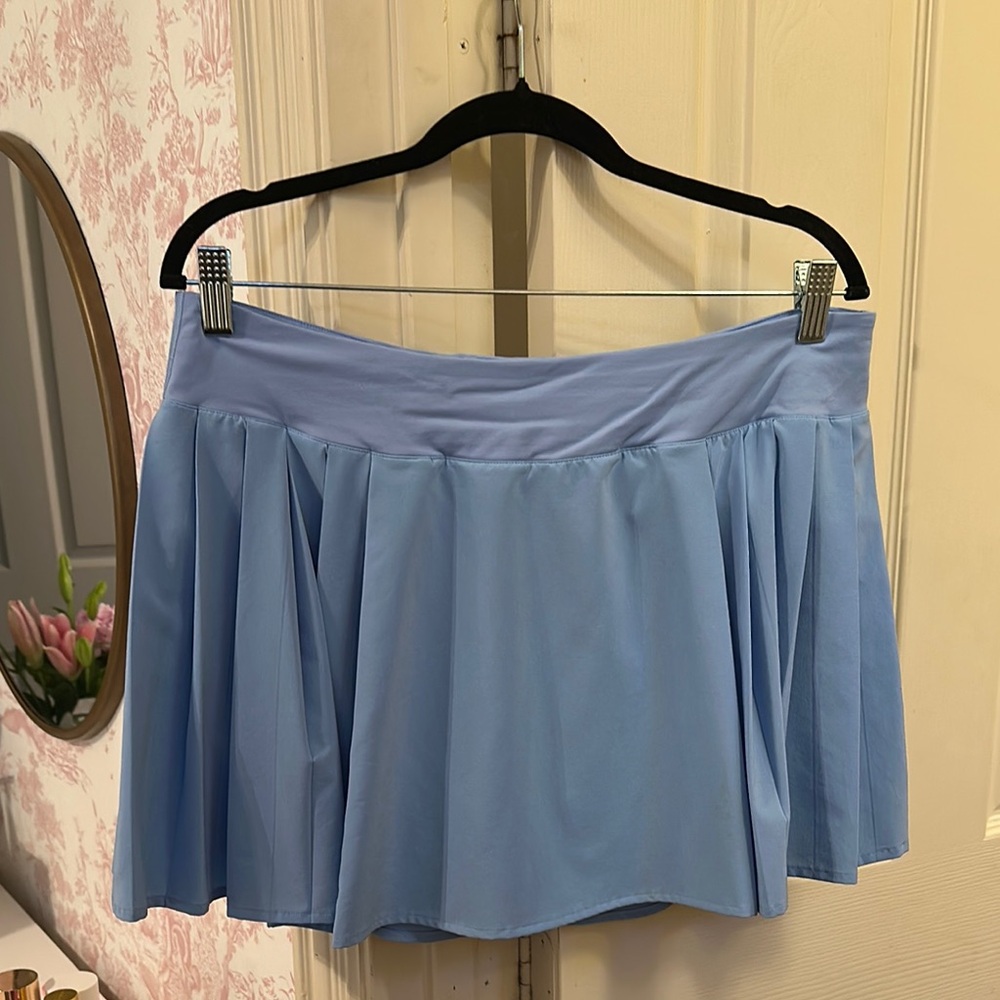 Powder blue lululemon skirt with Pleated Design size 12!